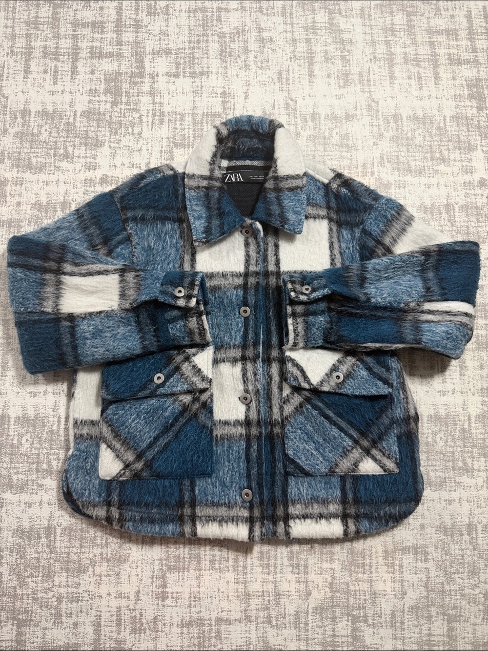 Zara Women’s Blue and White Plaid Shacket Size Small 22.5x20.5